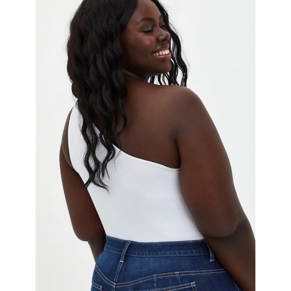 🆕 White One Shoulder Foxy Top 3X 22 24 NWT Torrid - Picture 4 of 7